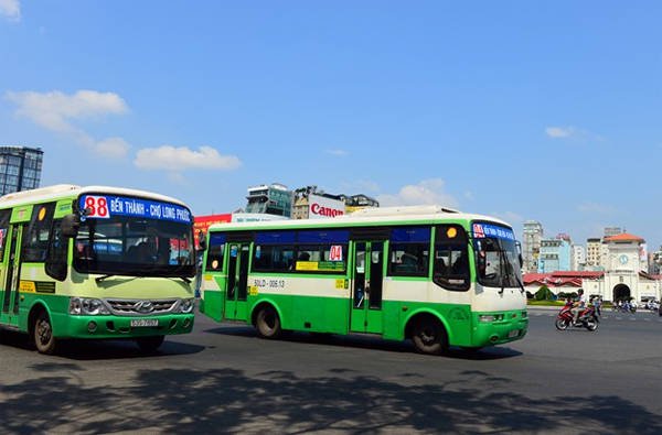 Xe bus Sài Gòn chỉ dừng khi bạn vẫy xe
